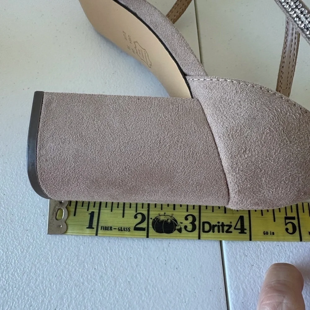 Nina Henesi Tan Rhinestone Almond Toe Size 9 Block‎ heel